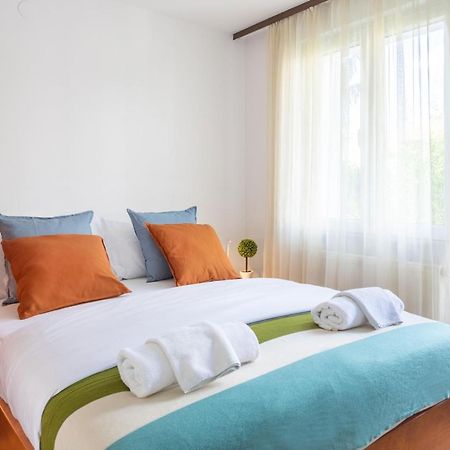 2Bdr Apartment With Balcony Near Maksimir 萨格勒布 外观 照片