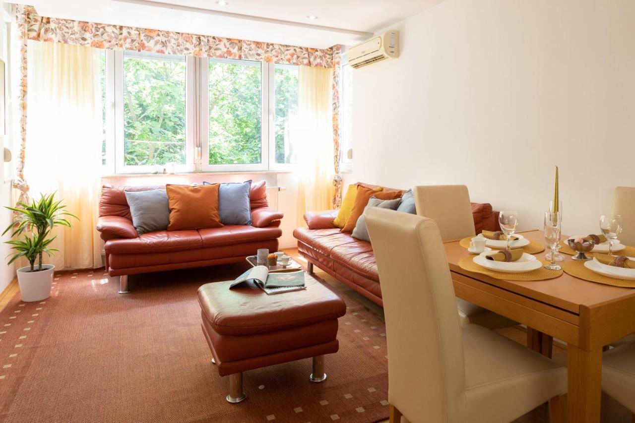 2Bdr Apartment With Balcony Near Maksimir 萨格勒布 外观 照片